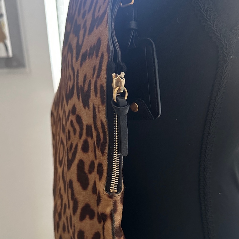 Yves Saint Laurent Brown Leopard Print Tote - Picture 5 of 8